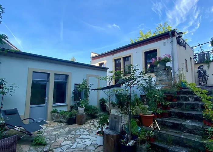 New Deluxe Studio Apartment In Quiet Back House
